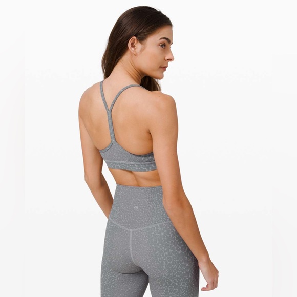 Lululemon Flow Y Bra Nulu *Light Support, B/C Cup
in Silver Camo size 4 - Picture 2 of 4